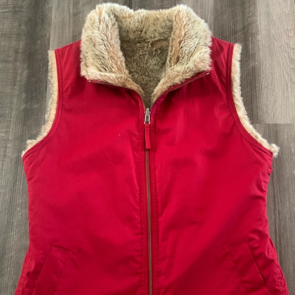 Women’s Gap Reversible Faux Fur Vest - Size L - Picture 1 of 4